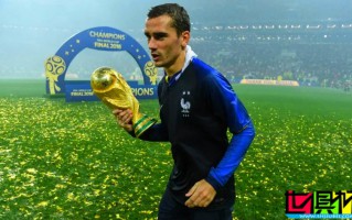 格列茲曼 宣布從 法國國家隊 退役，結束其長達十年的國家隊生涯