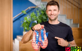 穆勒 拍賣在 拜仁 時期的眾多物品，用于慈善事業