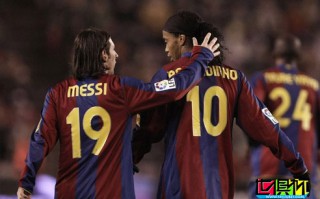 馬卡報：梅西稱準(zhǔn)備出手營救小羅，但至今未采取任何行動