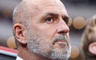 波蘭 主帥 普羅別日 辭職，此前曾剝奪 萊萬 隊(duì)長袖標(biāo)