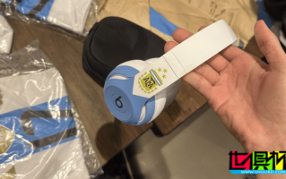 梅西 給 阿根廷 國家隊的23個隊友送了定制款耳機