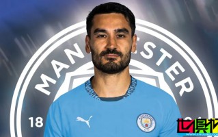 京多安 重回 曼城，曬出與妻子和孩子合影并配文 “家”