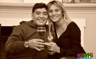 球王馬拉多納今日下葬數萬人送別，最后伴侶送別卻被前妻拒之門外