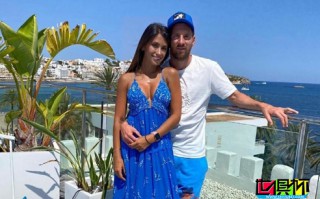 梅西與蘇牙帶家人度假，梅西和安東內(nèi)拉發(fā)了秀恩愛的合影