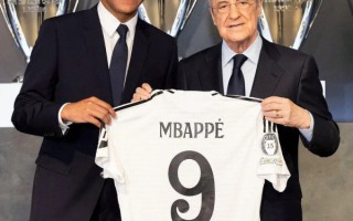 姆巴佩 亮相 伯納烏，模仿 C羅 高舉雙臂喊話全場8萬 皇馬 球迷