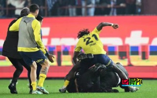 土超 賽場上演百人大混戰