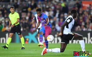 巴薩主場3-1逆轉巴倫西亞，阿圭羅完成自己的巴薩首秀