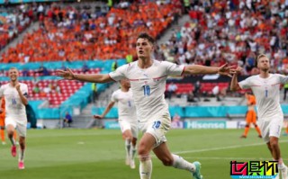 歐洲杯1/8決賽，10人荷蘭0-2慘遭捷克淘汰出局