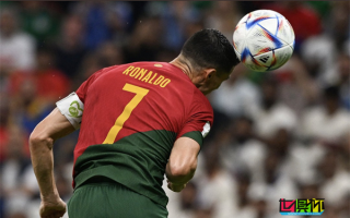 C羅 碰到球了嗎？