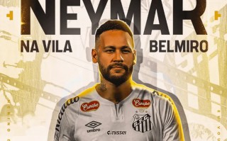 32歲 內馬爾 免簽回歸巴甲 桑托斯，身穿貝利10號球衣埋頭落淚