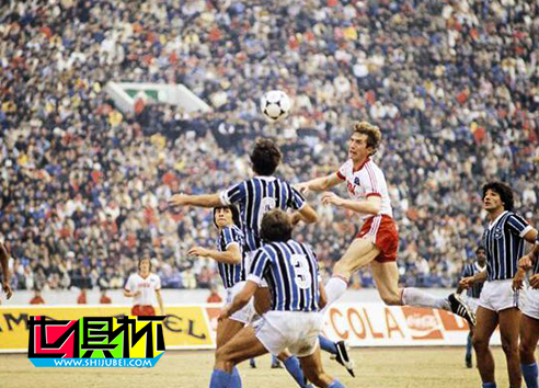 1983年12月11日巴西格雷米奧2比1戰勝聯邦德國漢堡隊-第3張圖片-世俱杯 1983年12月11日巴西格雷米奧2比1戰勝聯邦德國漢堡隊-第3張圖片-世俱杯