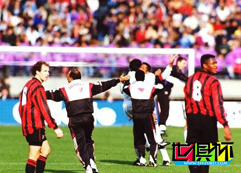 1993年12月12日米蘭軍團2比3不敵巴西圣保羅-第6張圖片-世俱杯 1993年12月12日米蘭軍團2比3不敵巴西圣保羅-第6張圖片-世俱杯