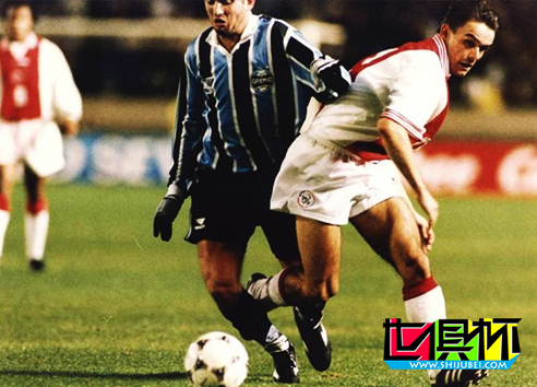 1995年11月28日荷蘭阿賈克斯4:3點(diǎn)球擊敗了巴西格雷米奧-第3張圖片-世俱杯 1995年11月28日荷蘭阿賈克斯4:3點(diǎn)球擊敗了巴西格雷米奧-第3張圖片-世俱杯