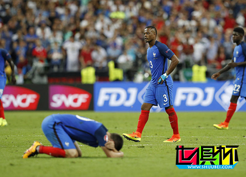 2016年7月11日歐洲杯決賽葡萄牙1-0戰(zhàn)勝法國(guó)成功加冕-第3張圖片-世俱杯 2016年7月11日歐洲杯決賽葡萄牙1-0戰(zhàn)勝法國(guó)成功加冕-第3張圖片-世俱杯