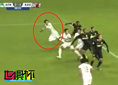 錄像裁判來啦！世俱杯賽場看回放補吹漏判點球-第3張圖片-世俱杯