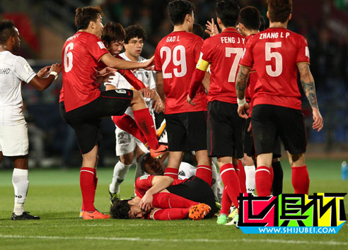 2013世俱杯上趙旭日犯規激怒小羅，報復還擊被紅牌罰下-第4張圖片-世俱杯