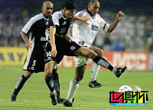 2000世俱杯皇馬對陣科林斯蒂安,最終2-2握手言和-第1張圖片-世俱杯 2000世俱杯皇馬對陣科林斯蒂安,最終2-2握手言和-第1張圖片-世俱杯