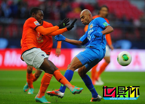 2012世俱杯-蔚山現代45分鐘0射門 半場暫0-1蒙特雷-第1張圖片-世俱杯