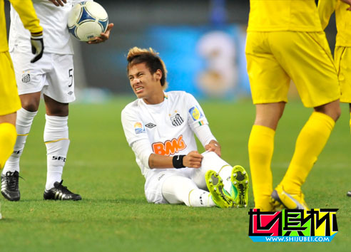 2011世俱杯桑托斯勝柏太陽神 戰巴薩內馬爾躊躇滿志-第1張圖片-世俱杯 2011世俱杯桑托斯勝柏太陽神 戰巴薩內馬爾躊躇滿志-第1張圖片-世俱杯