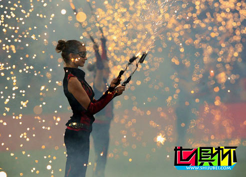 布拉特2010年親臨世俱杯揭幕戰,開幕儀式很精彩-第3張圖片-世俱杯