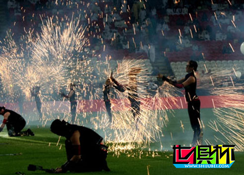 布拉特2010年親臨世俱杯揭幕戰,開幕儀式很精彩-第4張圖片-世俱杯