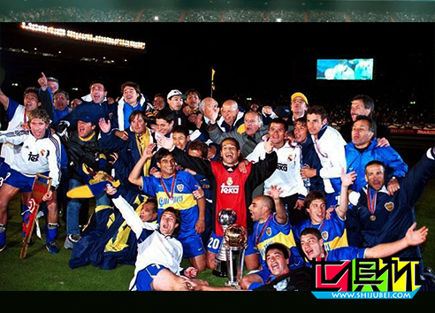 2000年11月28日西班牙皇家馬德里0:2不敵阿根廷博卡青年