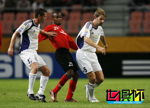 2006世俱杯-阿赫利2-0奧克蘭 半決賽挑戰(zhàn)巴西國際隊