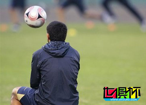 里克爾梅抵達(dá)日本助威博卡 成為"頭號(hào)明星球迷"