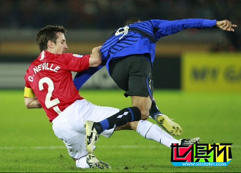 2008世俱杯大阪岡巴頻繁威脅曼聯，C羅、魯尼奉獻射門盛宴