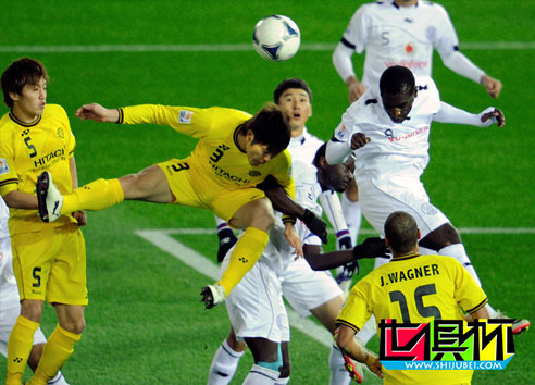 2011世俱杯-門將立柱建功 柏太陽神半場0-0阿爾薩德