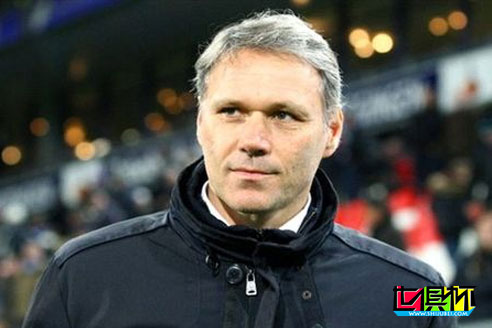 三座金球獎得主范巴斯滕：那些說C羅比梅西強(qiáng)的人 不懂足球-第1張圖片-世俱杯