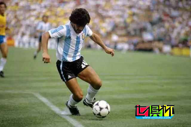 曝馬拉多納為防感染被單獨隔離 隔空聲援意大利-第1張圖片-世俱杯