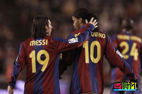 馬卡報(bào):梅西稱準(zhǔn)備出手營救小羅,但至今未采取任何行動(dòng)-第1張圖片-世俱杯 馬卡報(bào):梅西稱準(zhǔn)備出手營救小羅,但至今未采取任何行動(dòng)-第1張圖片-世俱杯