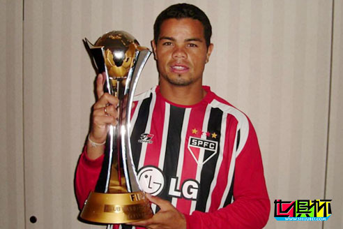 05年世俱杯冠軍成員多尼澤特,當年為吸毒賣了獎牌-第1張圖片-世俱杯 05年世俱杯冠軍成員多尼澤特,當年為吸毒賣了獎牌-第1張圖片-世俱杯