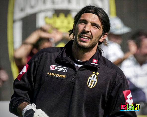 恭喜!布馮正式超越馬爾蒂尼,成意甲出場數歷史第一人-第3張圖片-世俱杯 恭喜!布馮正式超越馬爾蒂尼,成意甲出場數歷史第一人-第3張圖片-世俱杯