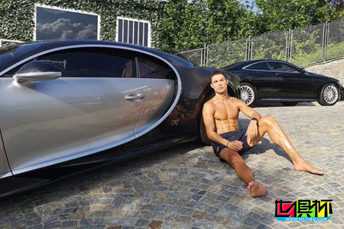 C羅社交平臺更新，背靠豪車秀肌肉 配文：這是你挑的角度-第1張圖片-世俱杯