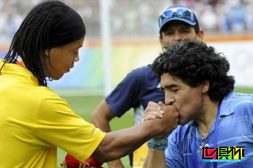 外媒:小羅即將出獄,有望復出加盟馬拉多納執教的球隊-第1張圖片-世俱杯 外媒:小羅即將出獄,有望復出加盟馬拉多納執教的球隊-第1張圖片-世俱杯