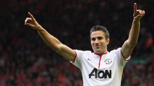 羅賓·范佩西（中）