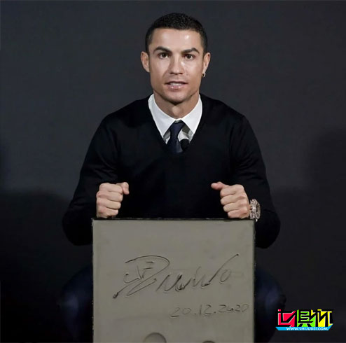 C羅正式被頒發2020年金足獎,在冠軍大道上成功留下腳印-第2張圖片-世俱杯 C羅正式被頒發2020年金足獎,在冠軍大道上成功留下腳印-第2張圖片-世俱杯