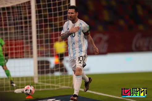 馬拉多納雕像揭幕，預選賽阿根廷戰平智利，梅西破門向球王致敬-第2張圖片-世俱杯