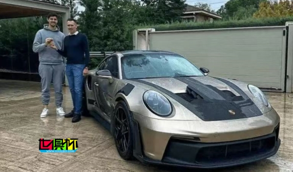 庫爾圖瓦 花35萬英鎊買定制款 保時捷，門上還有他的簽名-第1張圖片-世俱杯