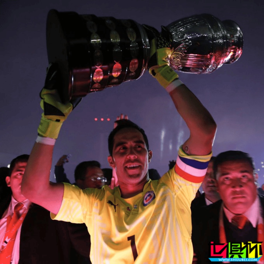 41歲 智利 國門 布拉沃 宣布退役-第3張圖片-世俱杯