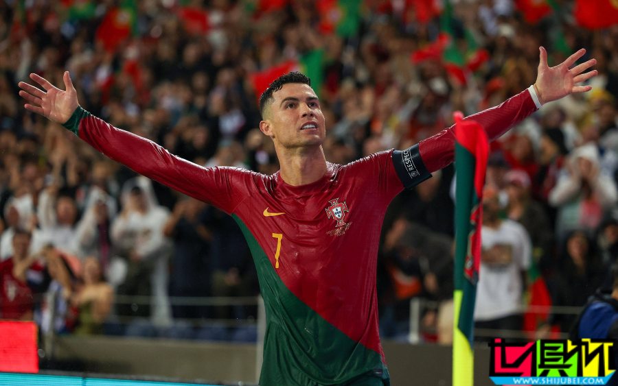 C羅:無(wú)法回答是否會(huì)參加26年世界杯-第2張圖片-世俱杯 C羅:無(wú)法回答是否會(huì)參加26年世界杯-第2張圖片-世俱杯