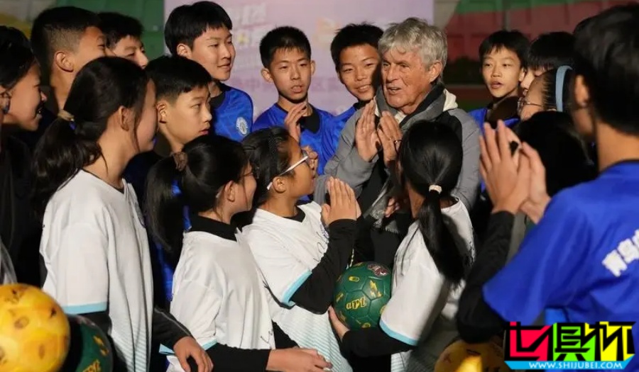 米盧：每位球員都要堅(jiān)定追夢(mèng)，對(duì) 國(guó)足 出線那個(gè)夜晚記憶猶新-第1張圖片-世俱杯