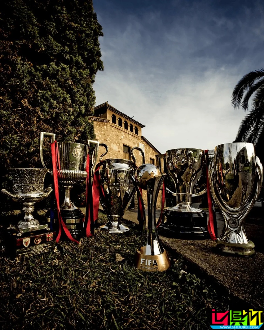 15年前今天,巴薩 達(dá)成史無(wú)前例的六冠王-第1張圖片-世俱杯 15年前今天,巴薩 達(dá)成史無(wú)前例的六冠王-第1張圖片-世俱杯