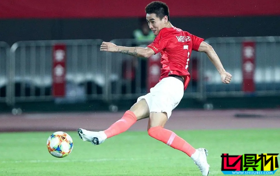 韋世豪 質(zhì)疑 廣州隊(duì) 怎么過的準(zhǔn)入？-第1張圖片-世俱杯