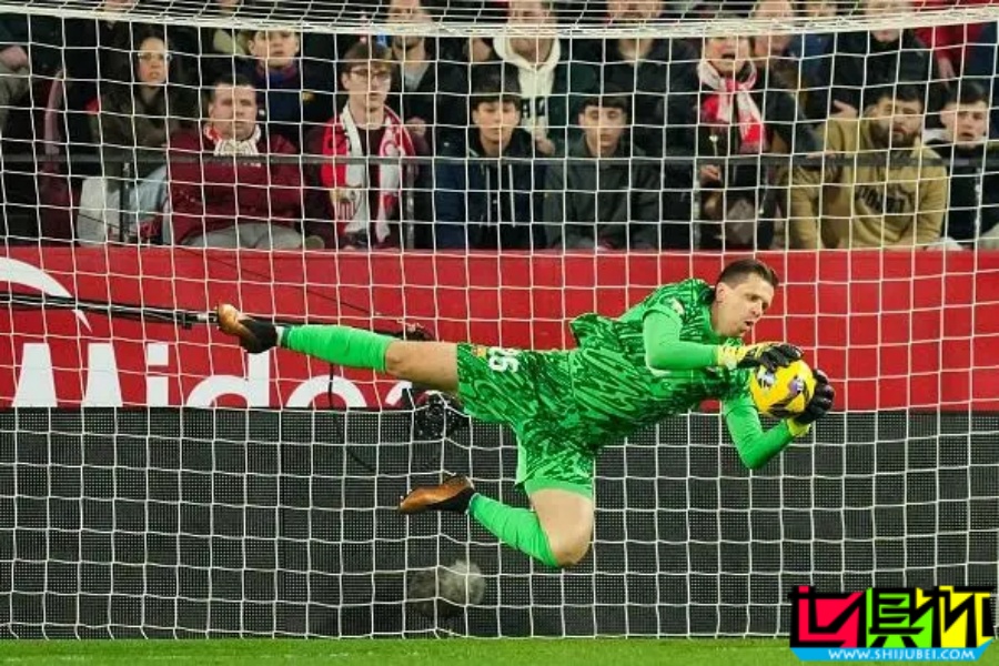 什琴斯尼 8次撲救,創(chuàng) 巴薩 近20年歐冠零封紀錄-第2張圖片-世俱杯 什琴斯尼 8次撲救,創(chuàng) 巴薩 近20年歐冠零封紀錄-第2張圖片-世俱杯