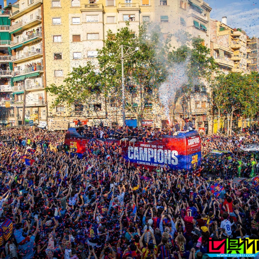 什琴斯尼 分享 巴薩 游行精彩瞬間：巴塞羅那，你簡直不可思議！-第2張圖片-世俱杯