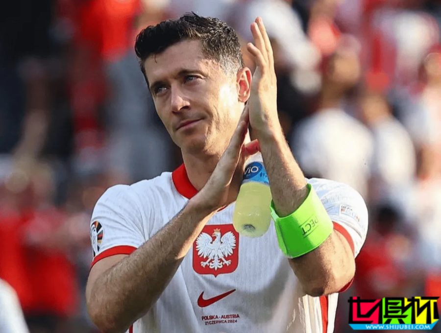 波蘭 主帥 普羅別日 辭職，此前曾剝奪 萊萬 隊長袖標-第2張圖片-世俱杯