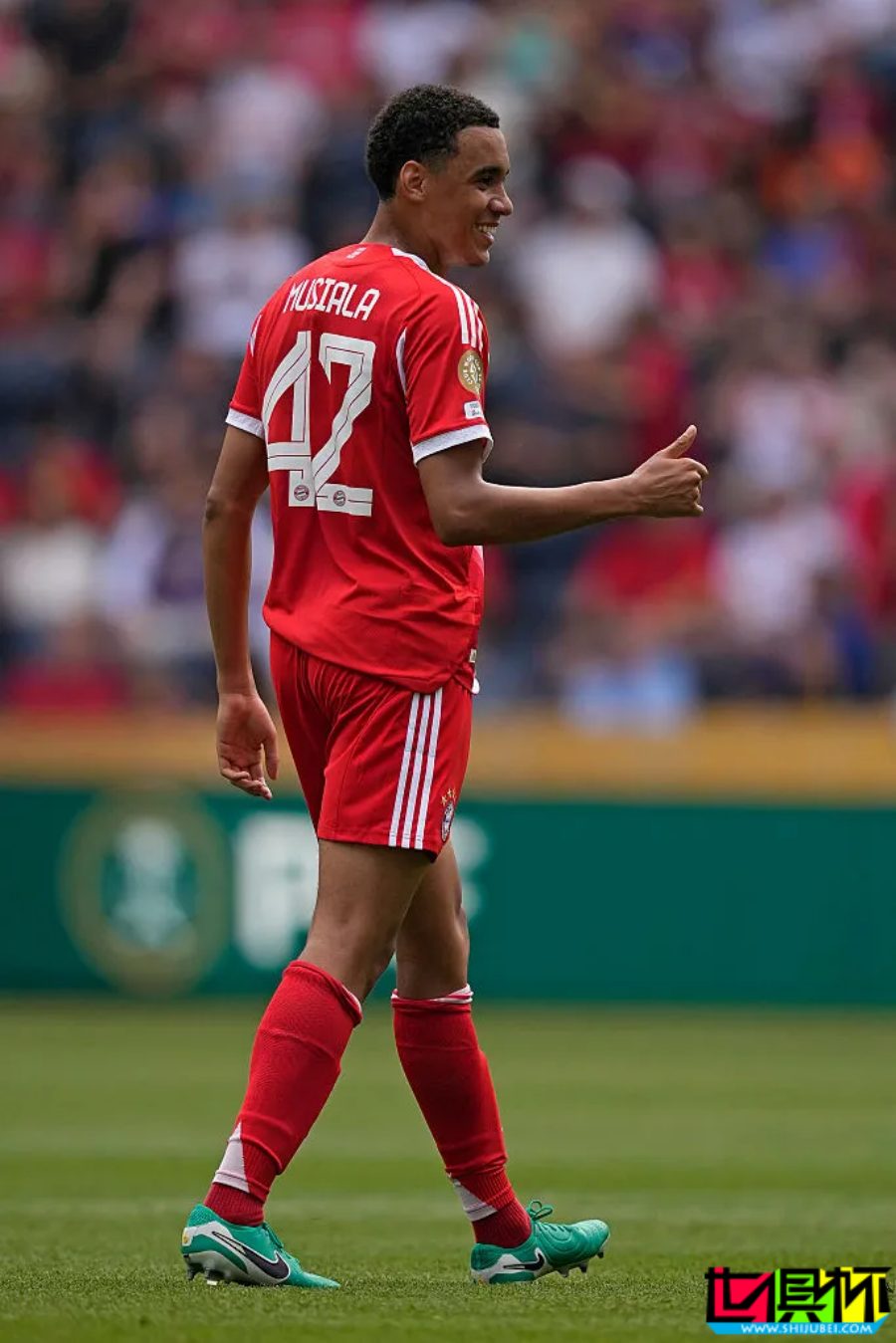 拜仁 10-0 大勝 奧克蘭城！世俱杯 首支單場(chǎng)打進(jìn)10個(gè)進(jìn)球的球隊(duì)誕生！-第12張圖片-世俱杯